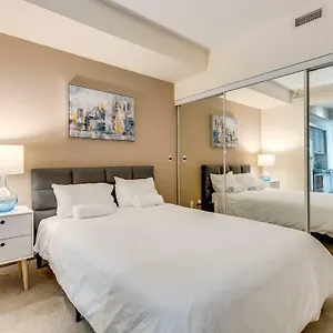 Stunning By Waterfront Apartment Toronto